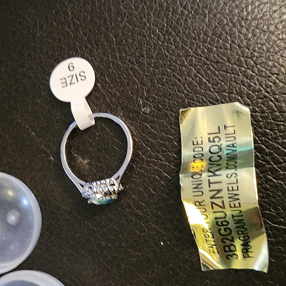 Blue ring - Picture 2 of 3